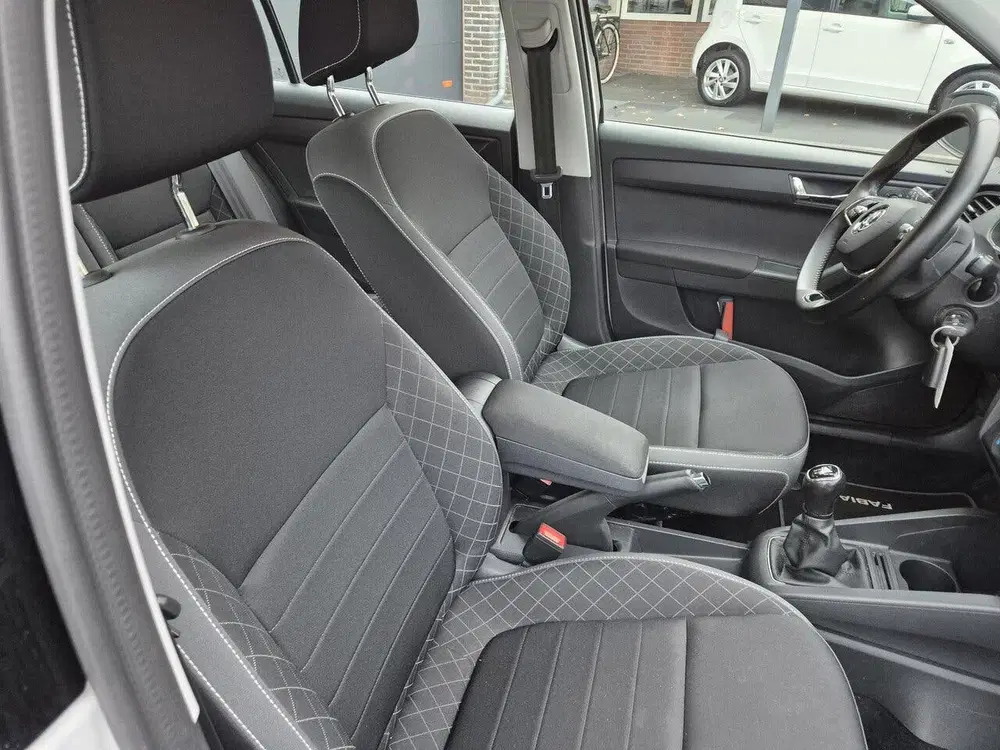 Skoda Fabia 1.0 TSI Ambition uit 2021, foto 13