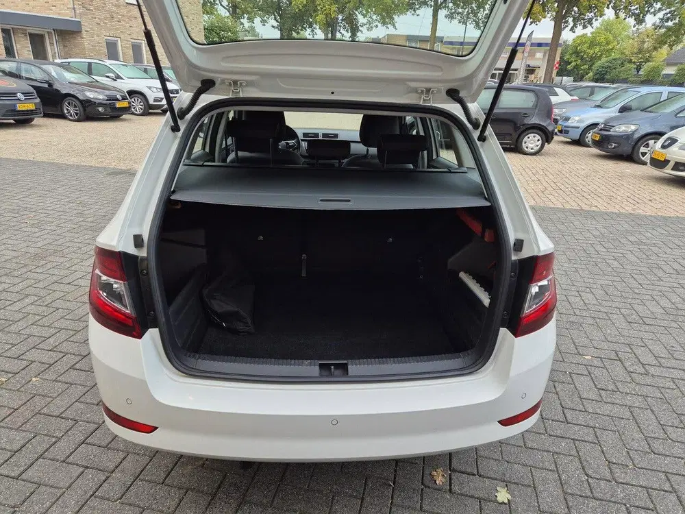 Skoda Fabia 1.0 TSI Ambition uit 2021, foto 8