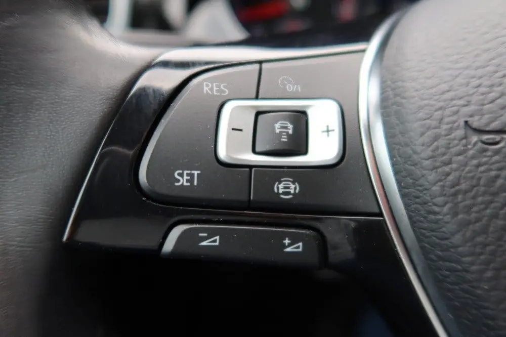 Volkswagen GOLF 1.5 TSI AUTOMAAT Highline Business R-Line 15 uit 2020, foto 13