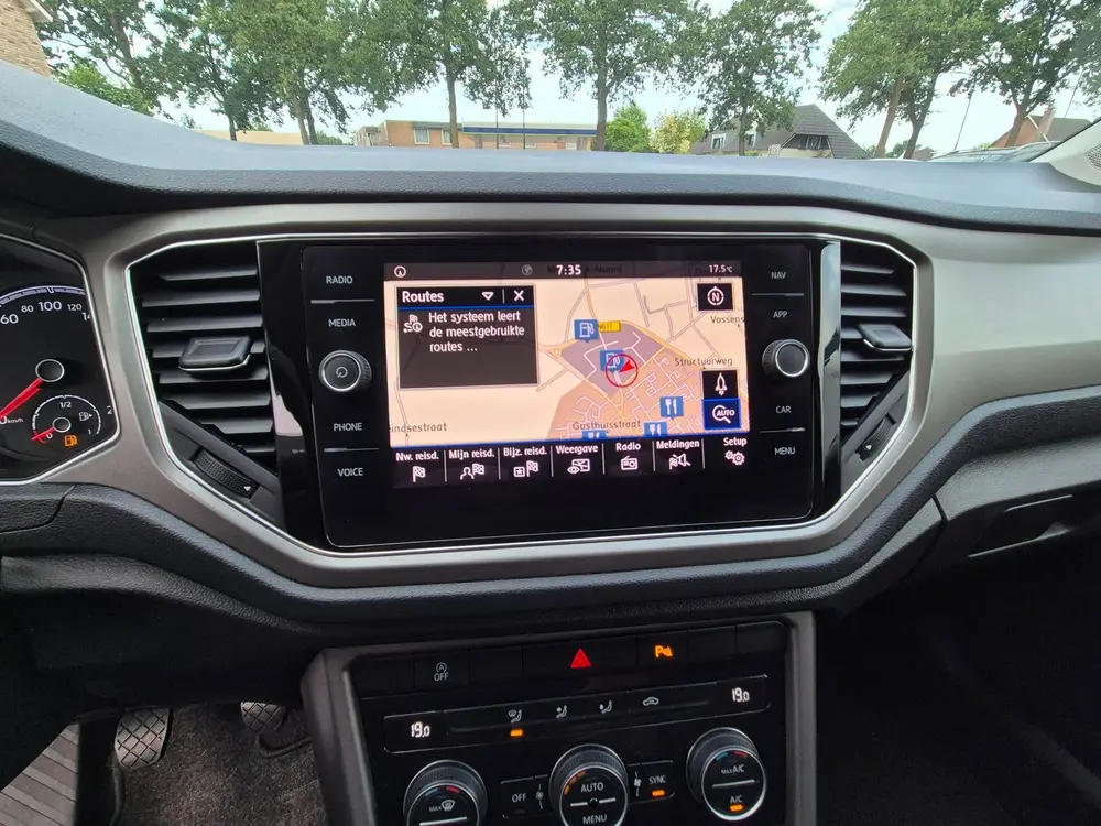 Volkswagen T-Roc 1.0 TSI Style uit 2020, foto 19
