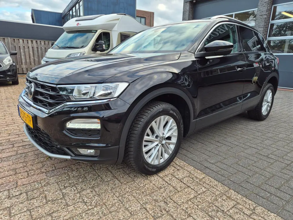 Volkswagen T-Roc 1.0 TSI Style uit 2020, foto 2