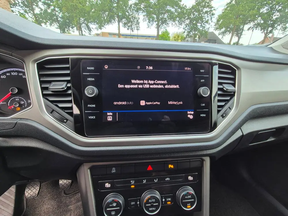 Volkswagen T-Roc 1.0 TSI Style uit 2020, foto 20