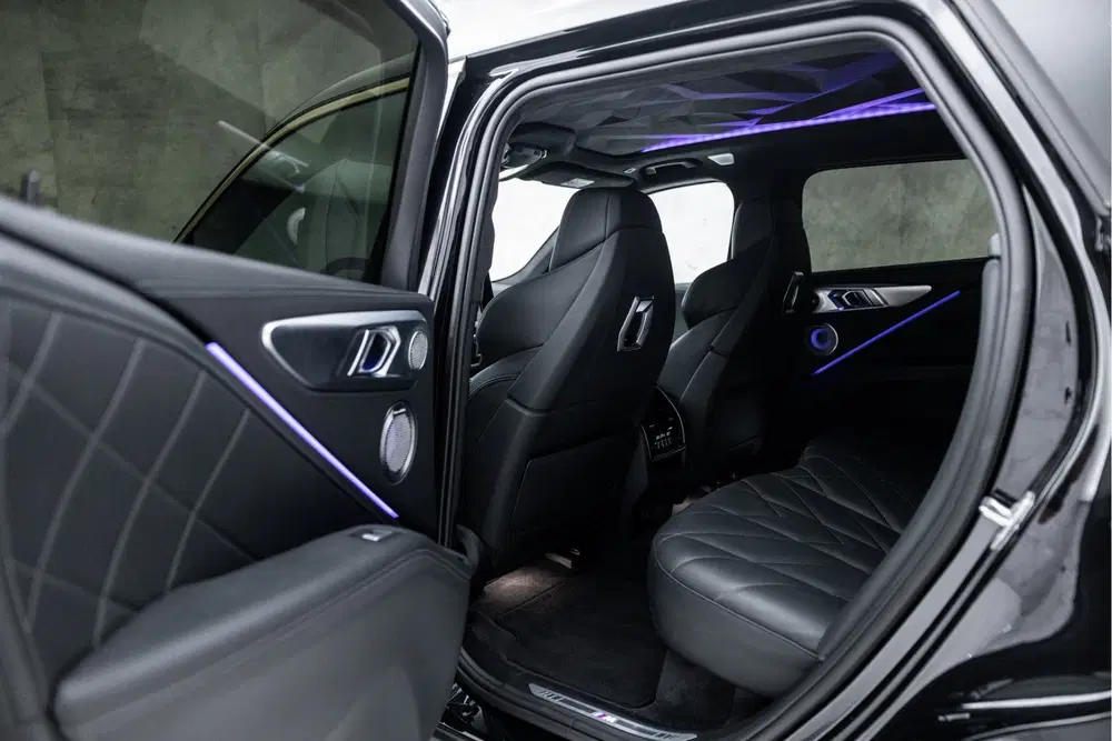 BMW XM 4.4 V8 PHEV 30 kWh uit 2023, foto 16