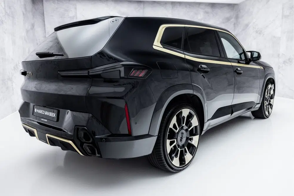 BMW XM 4.4 V8 PHEV 30 kWh uit 2023, foto 2