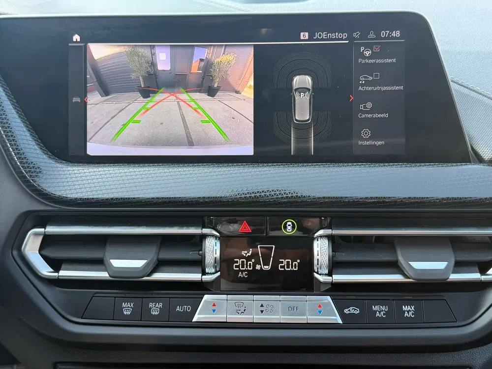 BMW 1-serie 118i Auto Panoramadak SportLine Virtual NA uit 2022, foto 16
