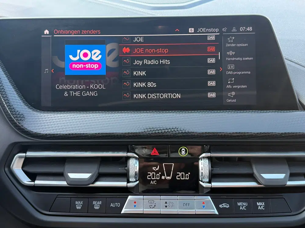 BMW 1-serie 118i Auto Panoramadak SportLine Virtual NA uit 2022, foto 18