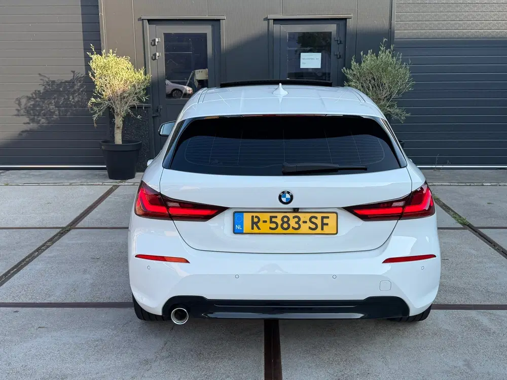 BMW 1-serie 118i Auto Panoramadak SportLine Virtual NA uit 2022, foto 6