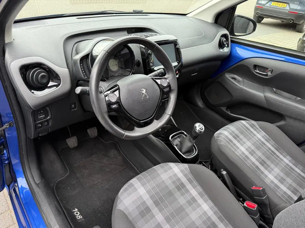 Peugeot 108 1.0 e-VTi Allure TOP uit 2019, foto 17