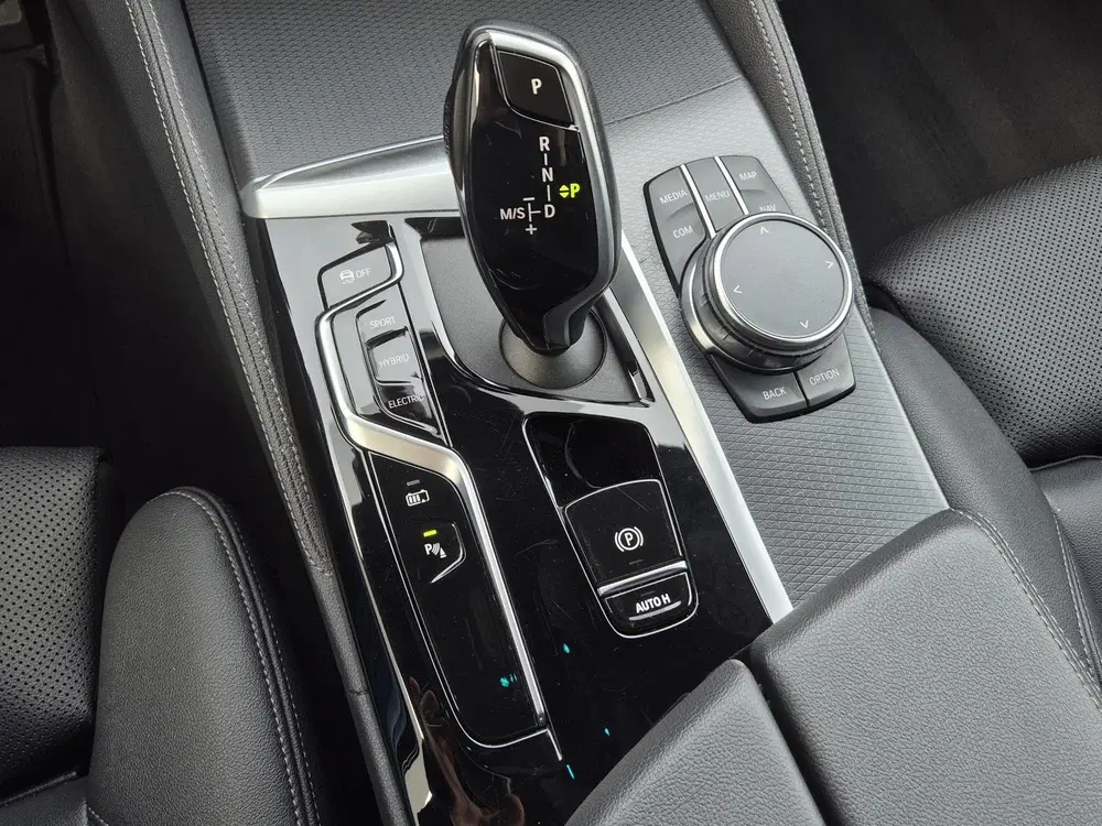 BMW 5-serie 530e xDrive Business Edition Plus M-Spor uit 2023, foto 14