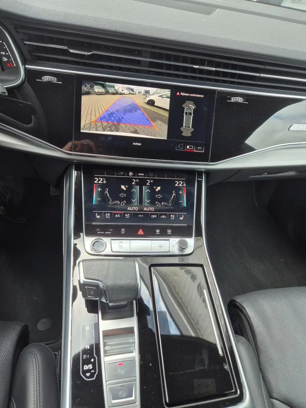 Audi Q8 60 TFSI e quattro S line Plug-in Hybride 2 uit 2021, foto 15