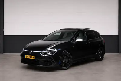 Volkswagen Golf 2.0 TSI R 4Motion Pano IQ Light Camera uit 2022