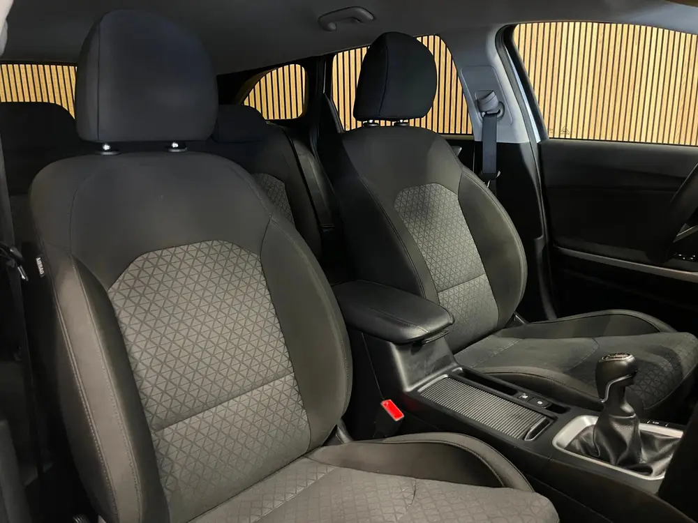 Kia Ceed 1.0 T-GDi DynamicLine uit 2023, foto 8