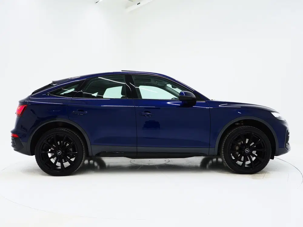 Audi Q5 50 TFSI e Full Black uit 2021, foto 10