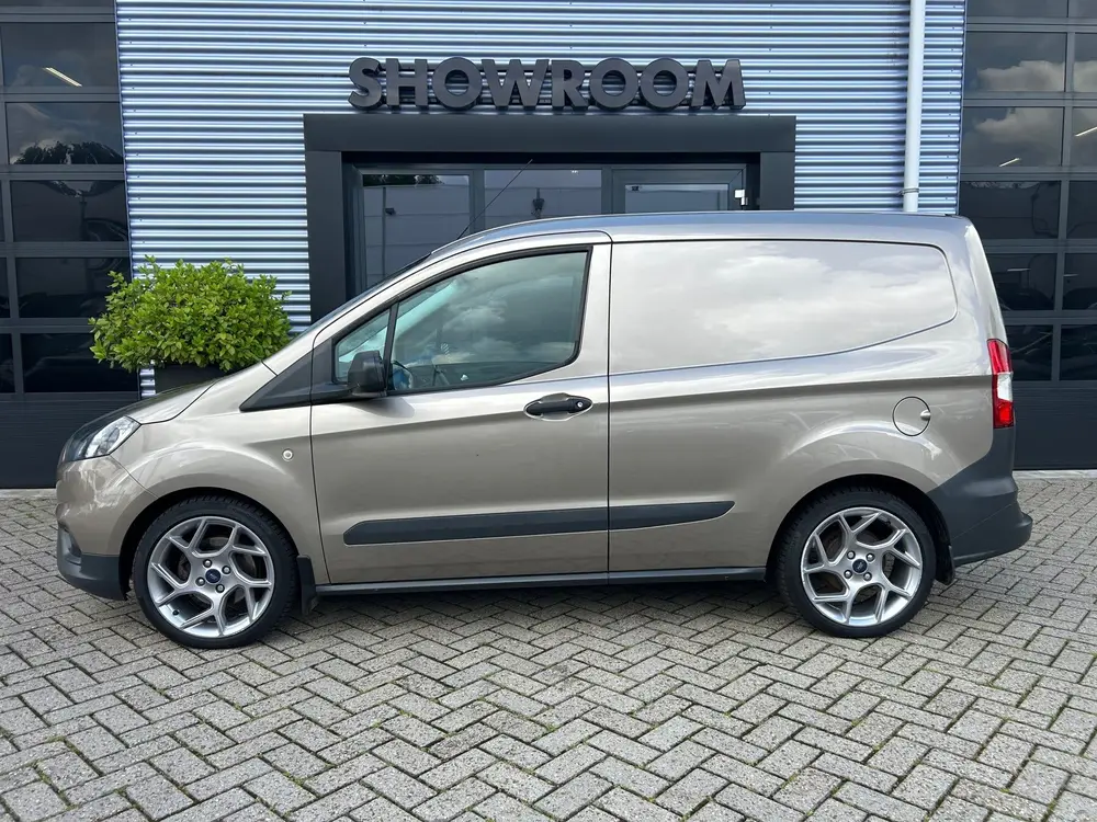 Ford Transit Courier 1.0 Trend AIRCO uit 2019, foto 2