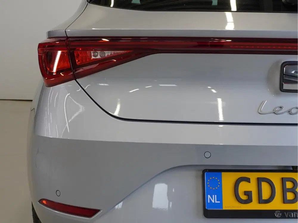 SEAT Leon 1.5 eTSI FR Business Intense uit 2023, foto 11