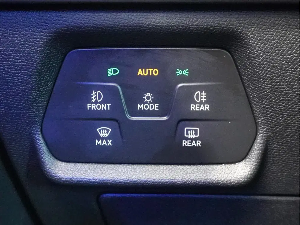 SEAT Leon 1.5 eTSI FR Business Intense uit 2023, foto 16