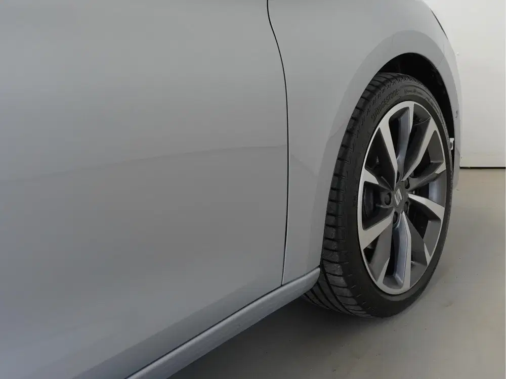 SEAT Leon 1.5 eTSI FR Business Intense uit 2023, foto 9