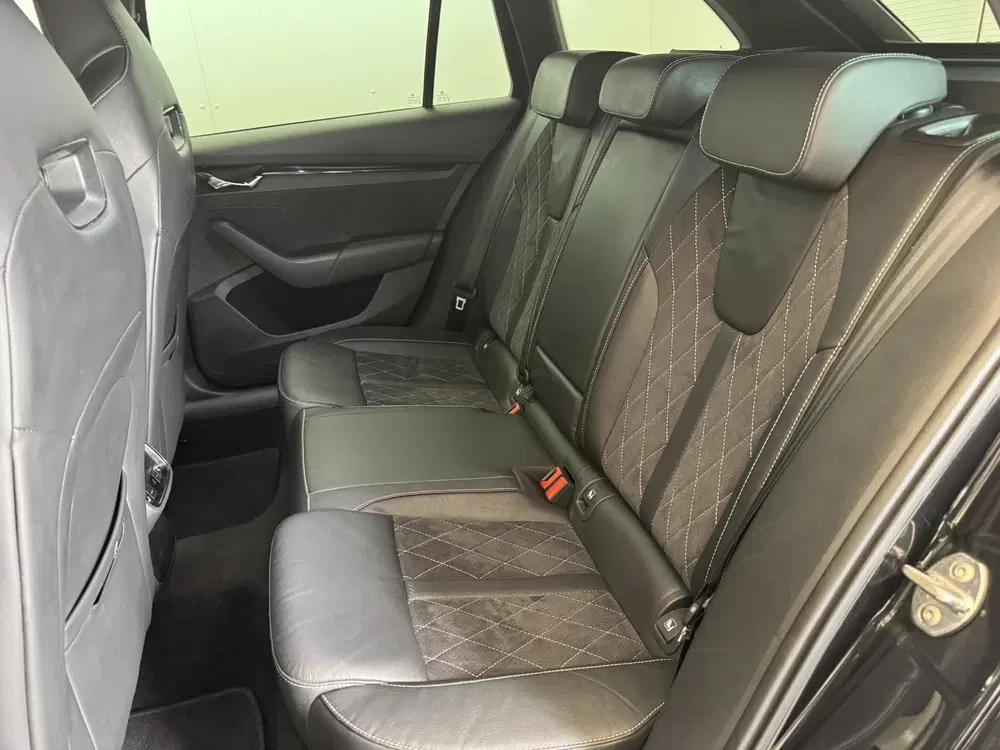 Skoda Octavia 1.4 TSI RS iV PHEV Business 245Pk uit 2022, foto 13