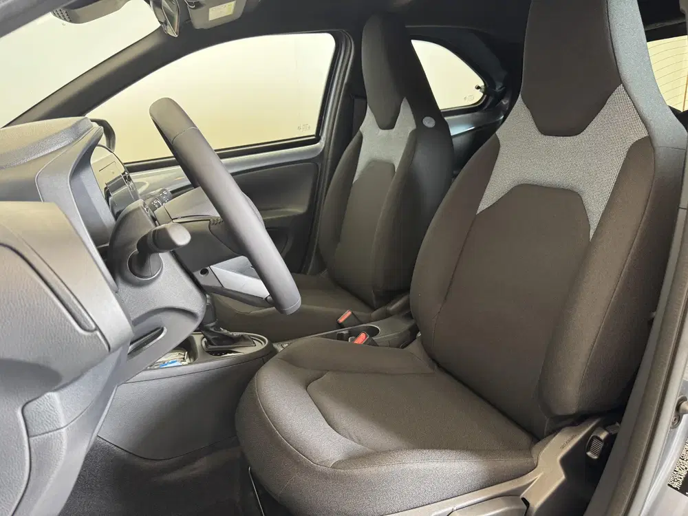 Toyota Aygo X Hybrid 115 pulse uit 2026, foto 12