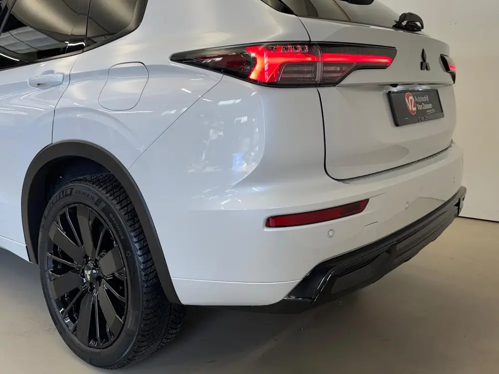 Mitsubishi Outlander 2.4 PHEV Instyle+ Black Edition uit 2026, foto 4