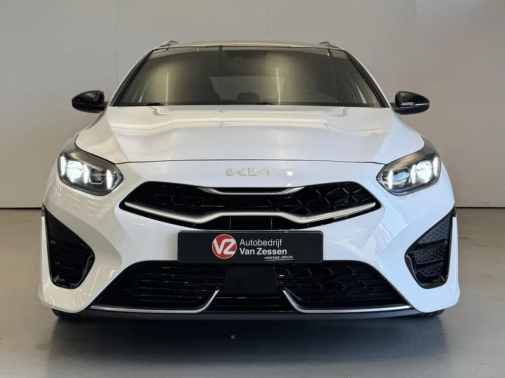Kia Ceed 1.5 T-GDi GT-Line Automaat uit 2023, foto 2