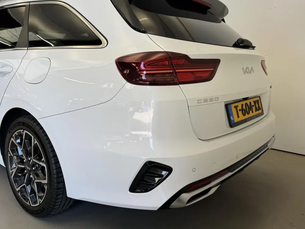 Kia Ceed 1.5 T-GDi GT-Line Automaat uit 2023, foto 5