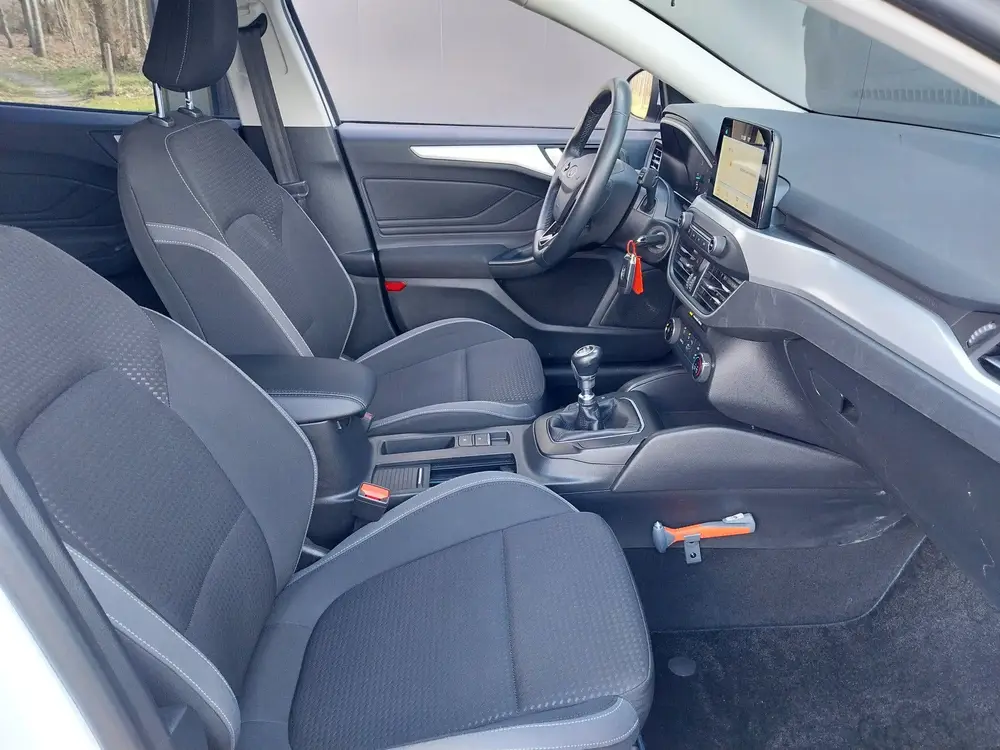Ford Focus Wagon 1.5 EcoBlue NAVI CRUISE 18 INCH TREKHAAK uit 2019, foto 16