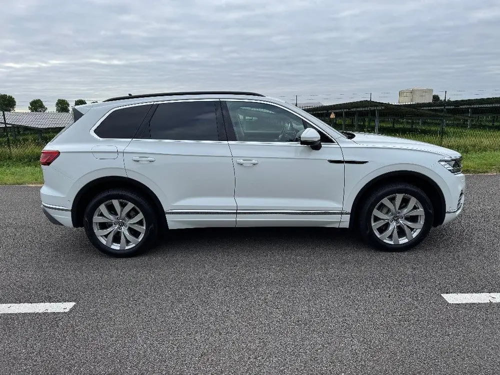 Volkswagen Touareg 3.0 Atmosphere Aut/Grijs Kenteken uit 2021, foto 4