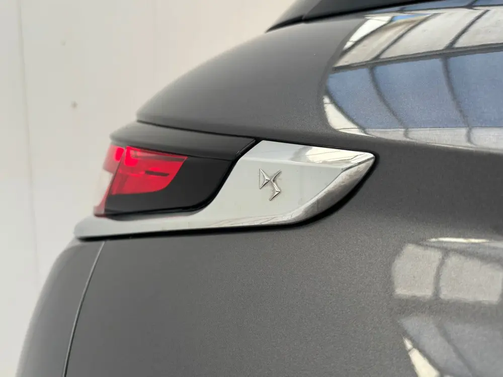 DS Automobiles DS 3 Crossback DS DS 3 Crossback PureTech 155 EAT8 Automa uit 2022, foto 19