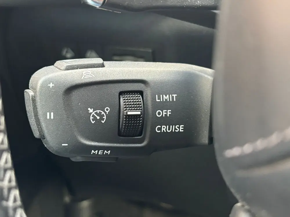 DS Automobiles DS 3 Crossback DS DS 3 Crossback PureTech 155 EAT8 Automa uit 2022, foto 8