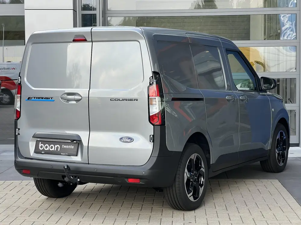 Ford Transit Courier Limited 44 kWh uit 2026, foto 2