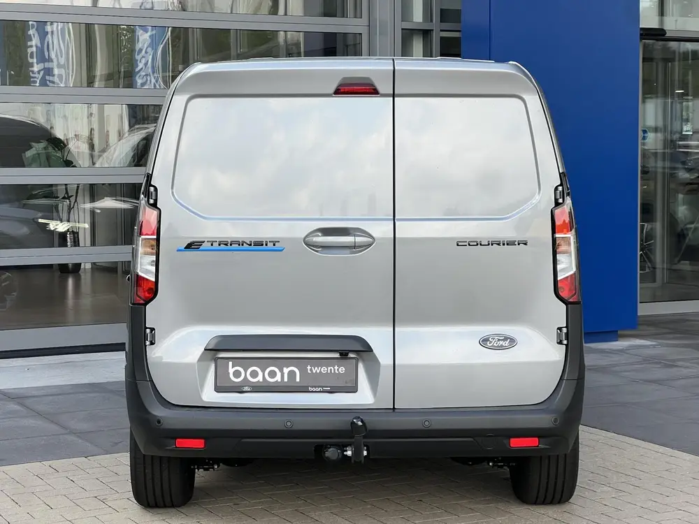 Ford Transit Courier Limited 44 kWh uit 2026, foto 5