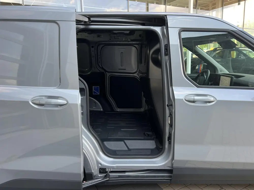 Ford Transit Courier Limited 44 kWh uit 2026, foto 9