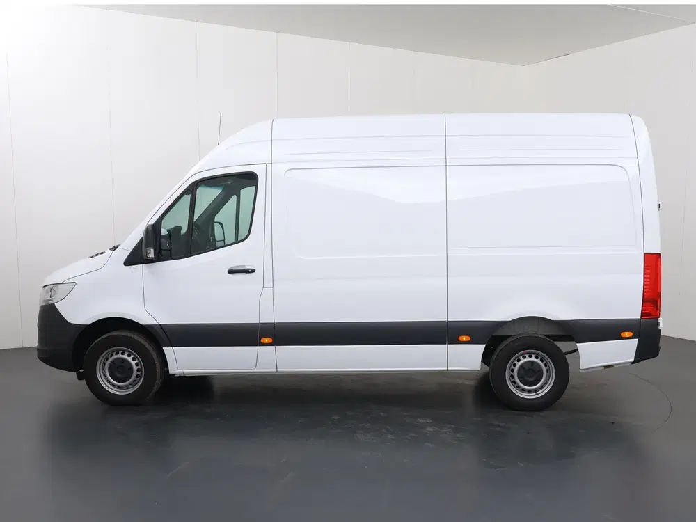 Mercedes-Benz Sprinter 317 CDI uit 2024, foto 5