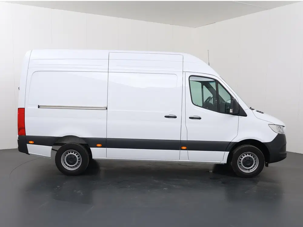 Mercedes-Benz Sprinter 317 CDI uit 2024, foto 6