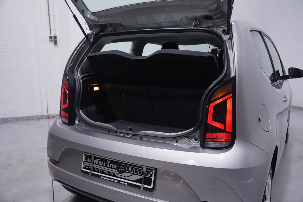 Volkswagen Up! 1.0 Stoelverwarming Bluetooth DAB Radio all-s uit 2021, foto 14
