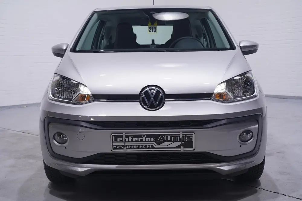 Volkswagen Up! 1.0 Stoelverwarming Bluetooth DAB Radio all-s uit 2021, foto 2
