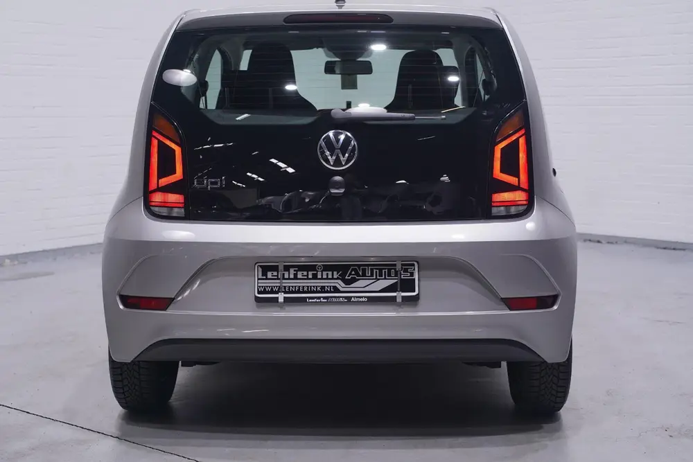 Volkswagen Up! 1.0 Stoelverwarming Bluetooth DAB Radio all-s uit 2021, foto 9