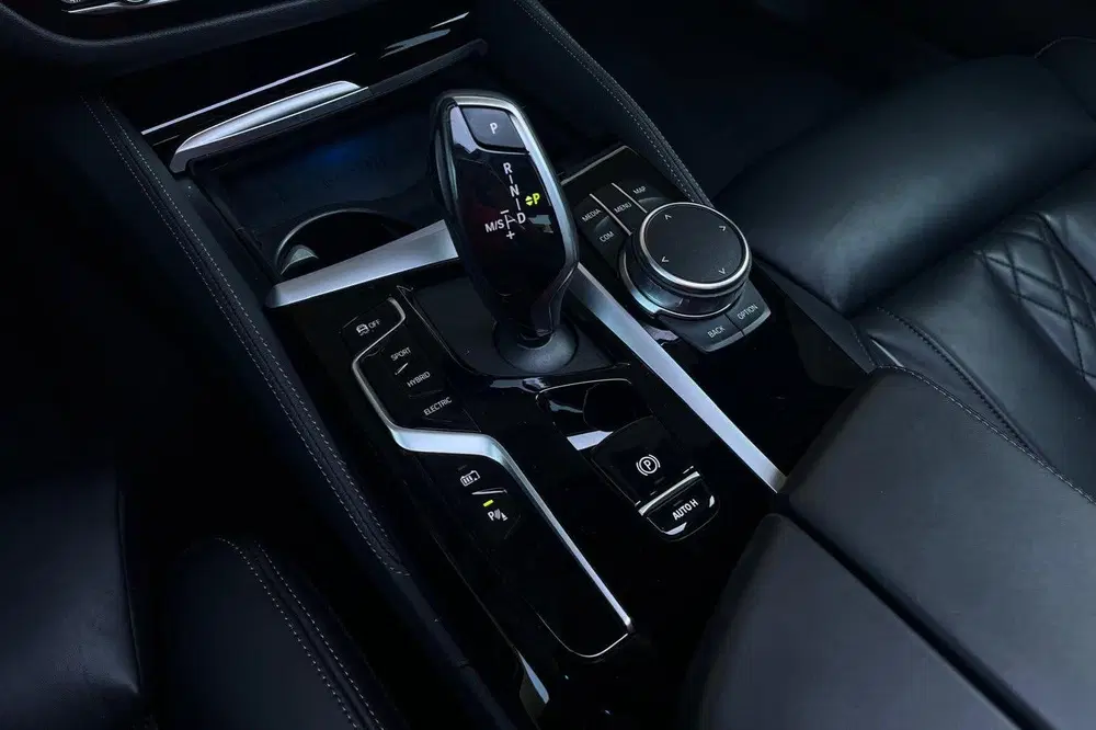 BMW 5-serie 530e Business Edition Plus uit 2022, foto 16