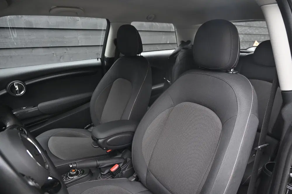 Mini One 1.5 One uit 2021, foto 15