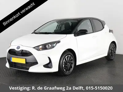 Toyota Yaris 1.5 Hybrid Active Bi-Tone uit 2021