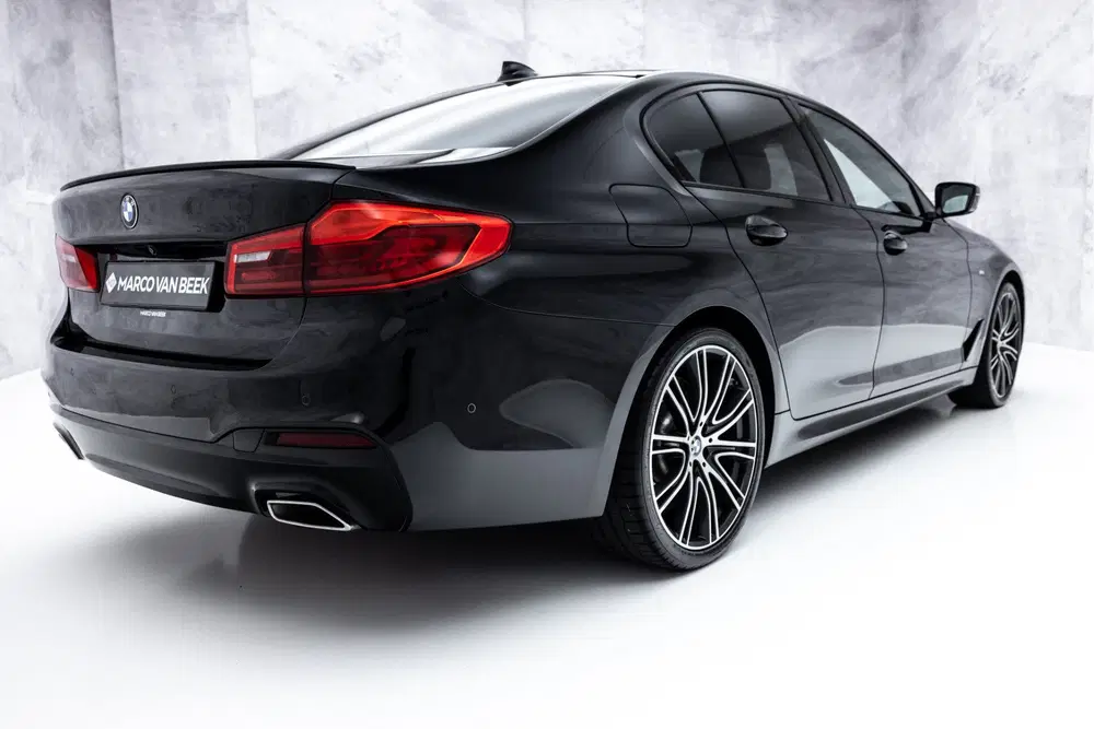 BMW 5-serie 5 Serie 540i xDrive High Executive M-Sport uit 2019, foto 2