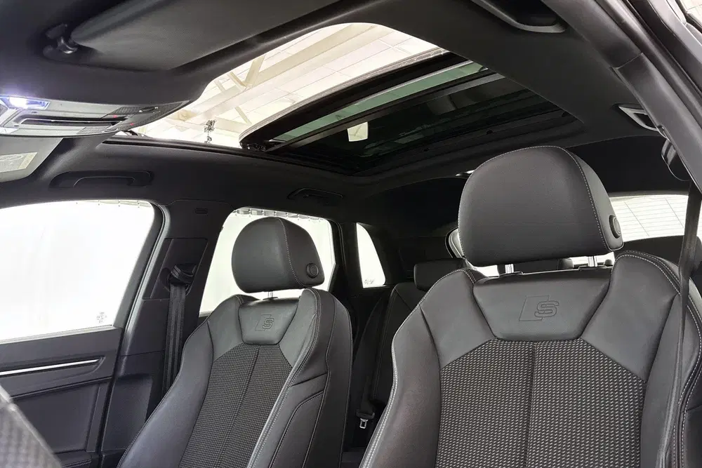 Audi Q3 45 TFSI e S Line Panoramadak Keyless Achte uit 2023, foto 8