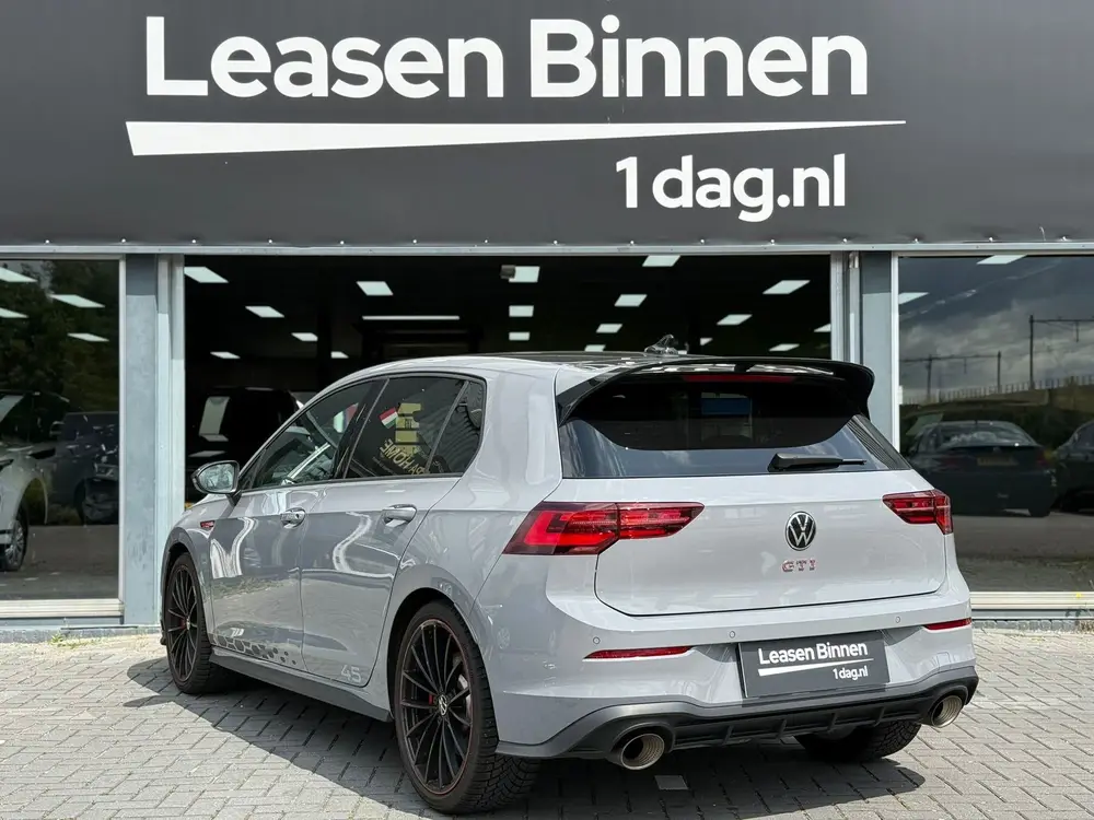 Volkswagen Golf 2.0 TSI GTI CLUBSPORT 45 Jahre IQ|PANO|AKRA| uit 2021, foto 2