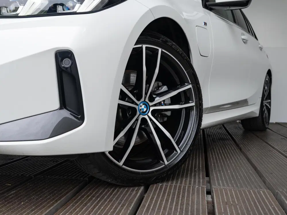 BMW 3-serie Touring 320e SoH 98% uit 2024, foto 14