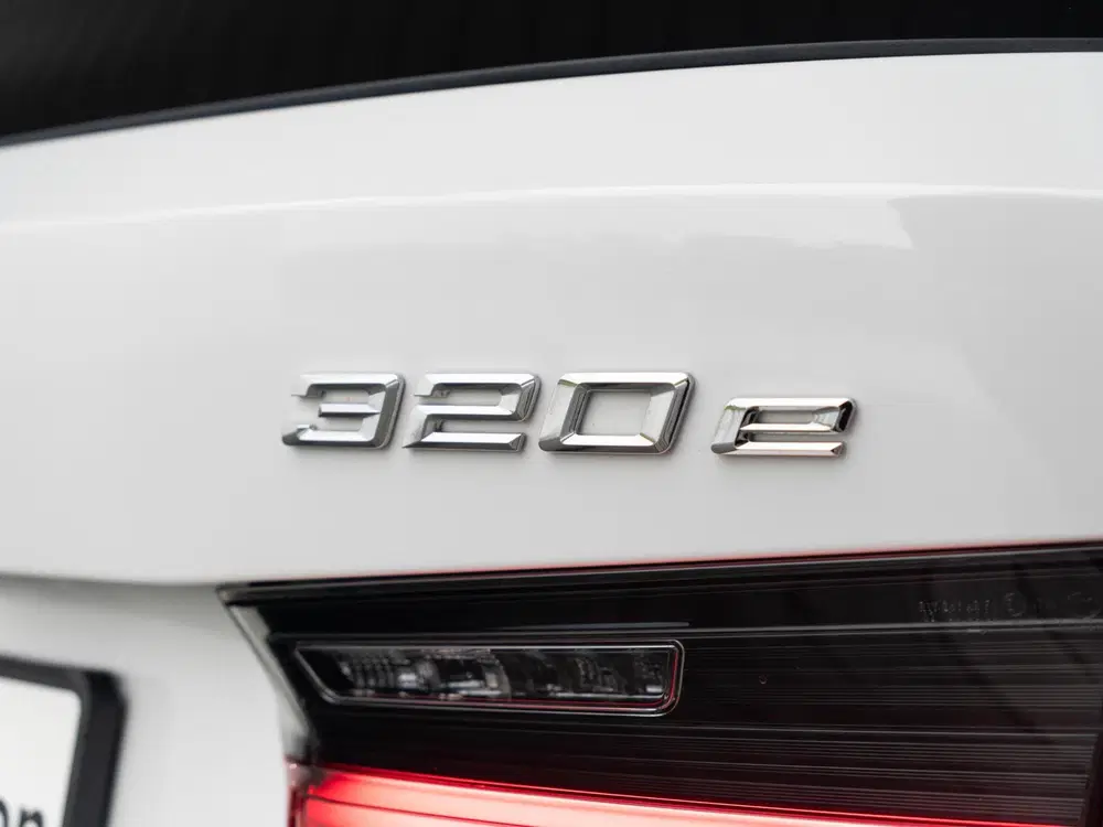 BMW 3-serie Touring 320e SoH 98% uit 2024, foto 18