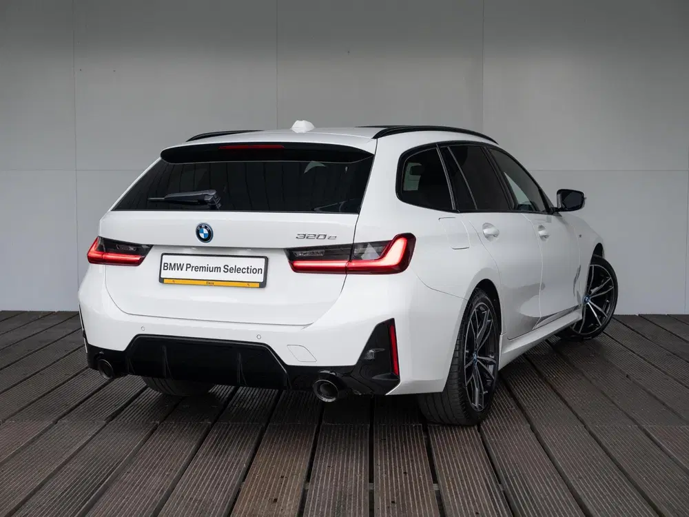 BMW 3-serie Touring 320e SoH 98% uit 2024, foto 2