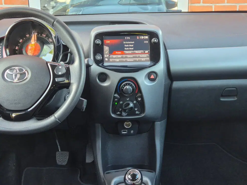 Toyota Aygo 1.0 VVT-i x-play 72PK 5drs airco uit 2021, foto 13