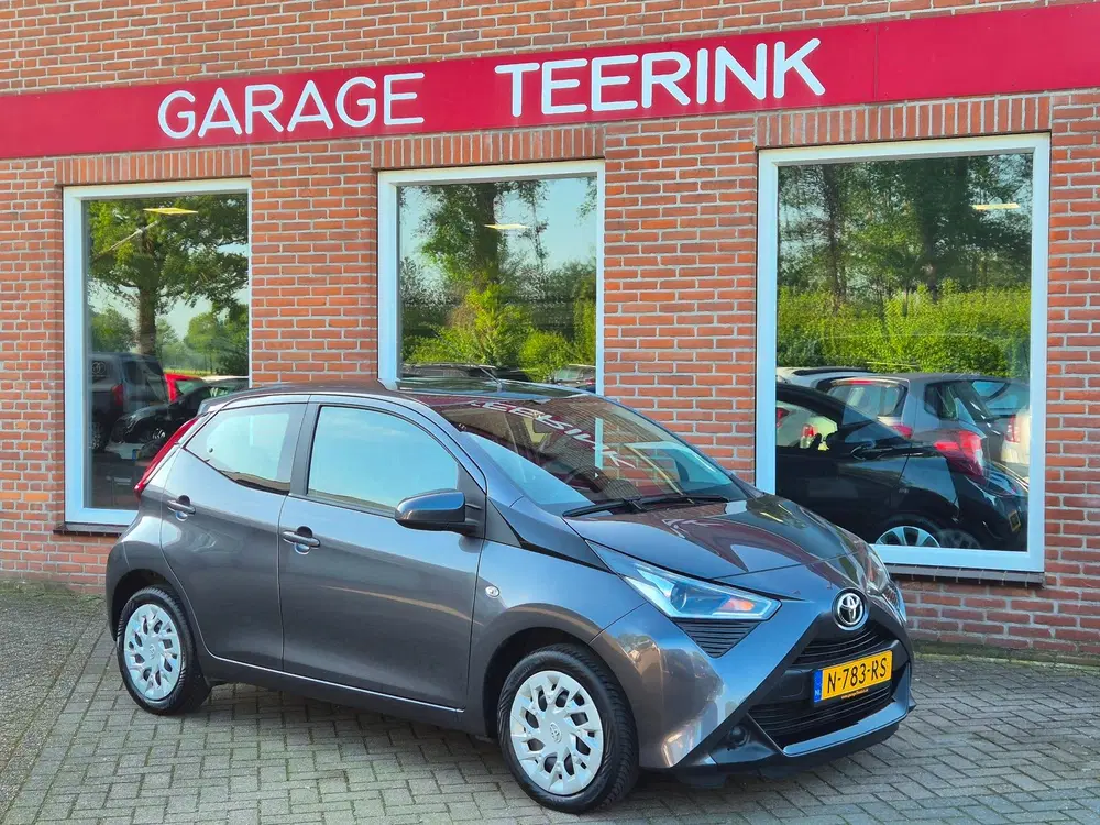 Toyota Aygo 1.0 VVT-i x-play 72PK 5drs airco uit 2021, foto 5