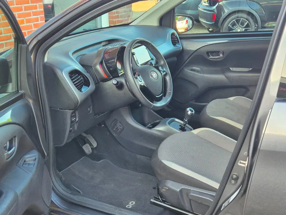 Toyota Aygo 1.0 VVT-i x-play 72PK 5drs airco uit 2021, foto 8